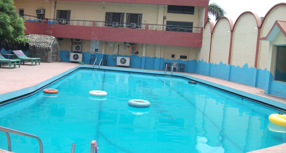 Saraswati hotel, Mughalsarai 2